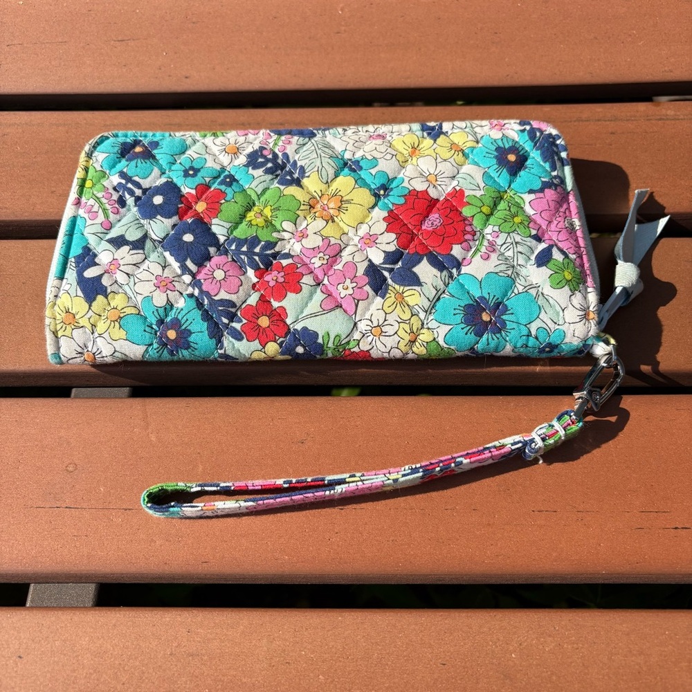 Vera Bradley Far Out Floral Accordion Wallet/Wristlet - Picture 3 of 3